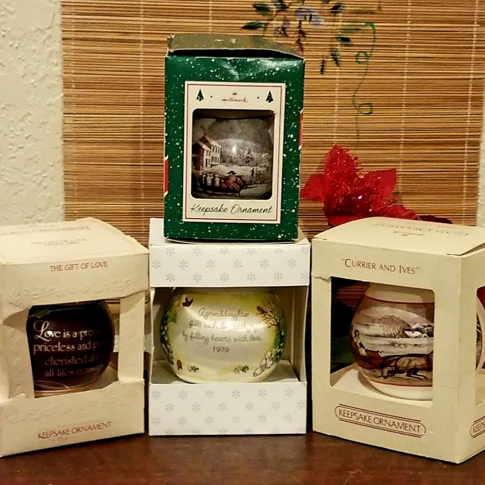 Hallmark Precious Moments & Keepsake Ornaments - Picture 2 of 7